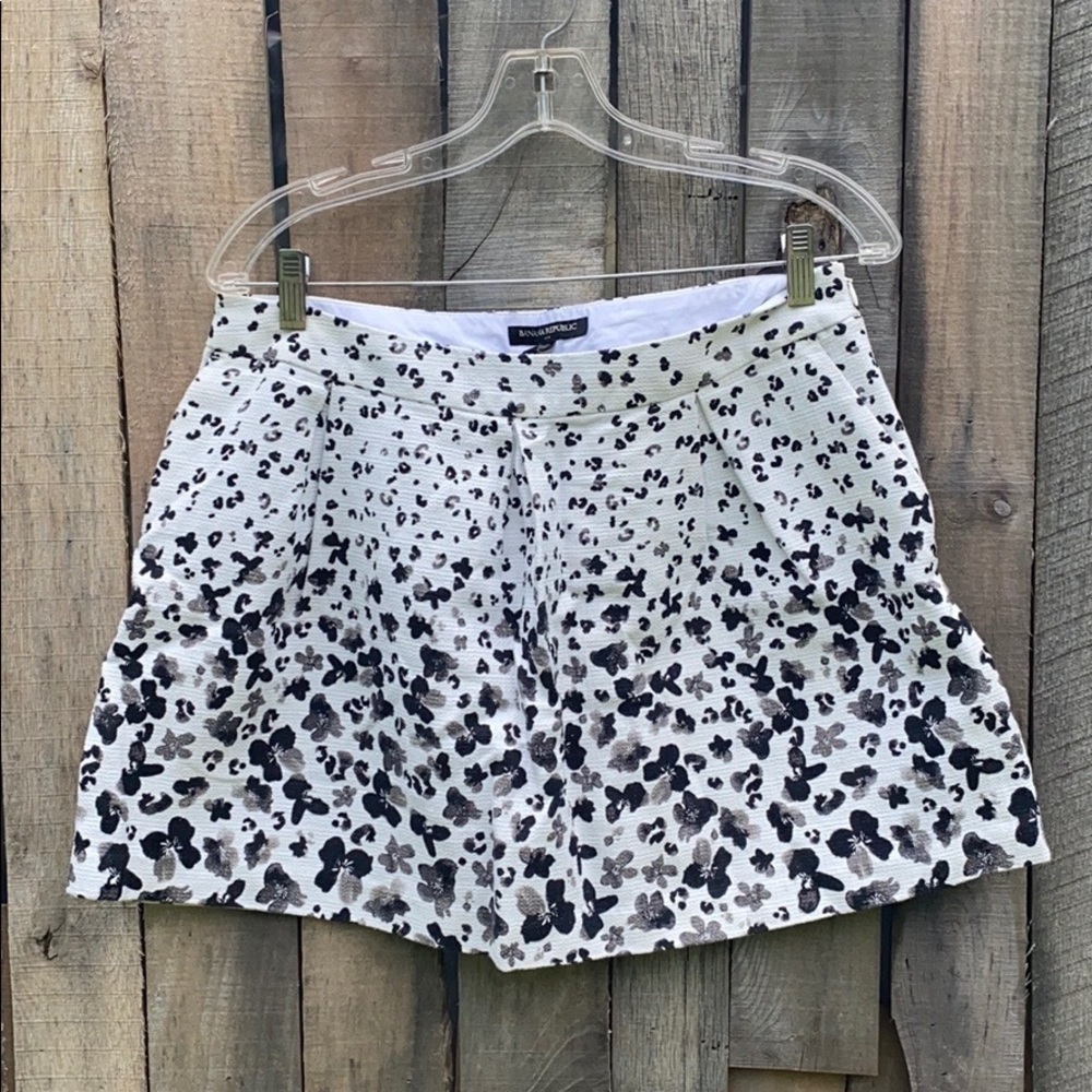 Banana Republic Black And White Skirt 12P